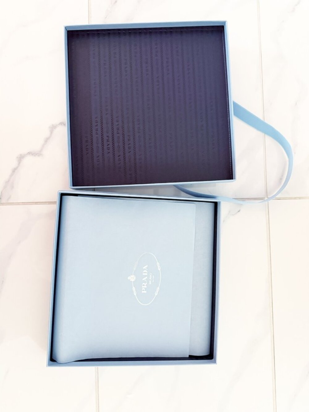 PRADA Gift Box New 10x10x1.5 in blue - Picture 5 of 7